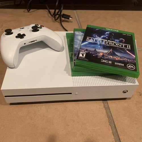 Like New XBox1 S      Plus ......: