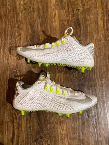 White Men's Size 9.5 (Women's 10.5) Nike