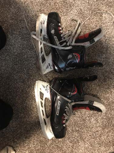 Used Bauer Vapor IX Regular Width Size 7 Hockey Skates