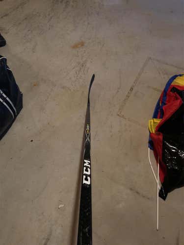 New Left Handed Super Tacks 2.0 Mid Pattern Pro Stock Hockey Stick