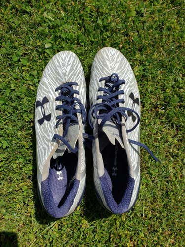 Silver/white /blue Used Adult Men's Size 13 (Women's 14) Molded Cleats Under Armour  Low top