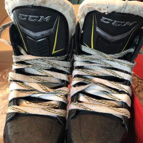 Used CCM Tacks Classic Regular Width  Size 2.5 Hockey Skates