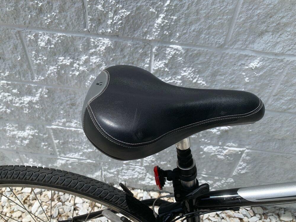 TREK 7100 Bike 17.5 in Frame 21 Speed 
