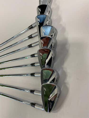Used Right Handed Z-945 Steel Shaft Iron Set