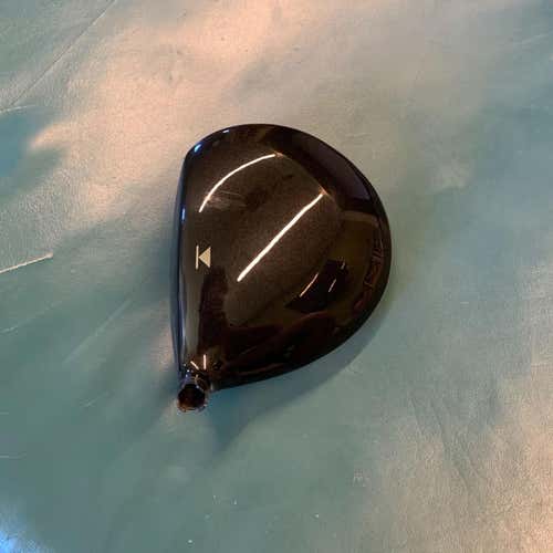 Used Men's Titleist Right Handed Driver, 913 D2 Club Head. 10.5 Degree