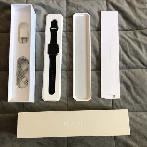 *Apple Watch Series 3 Sport*