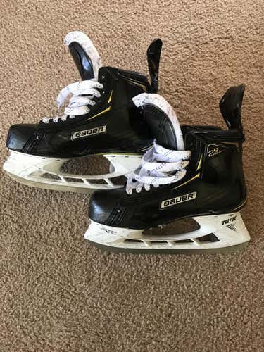 Senior Used Bauer Supreme 2S Pro Hockey Skates Wide Width Pro Stock Size 9.5