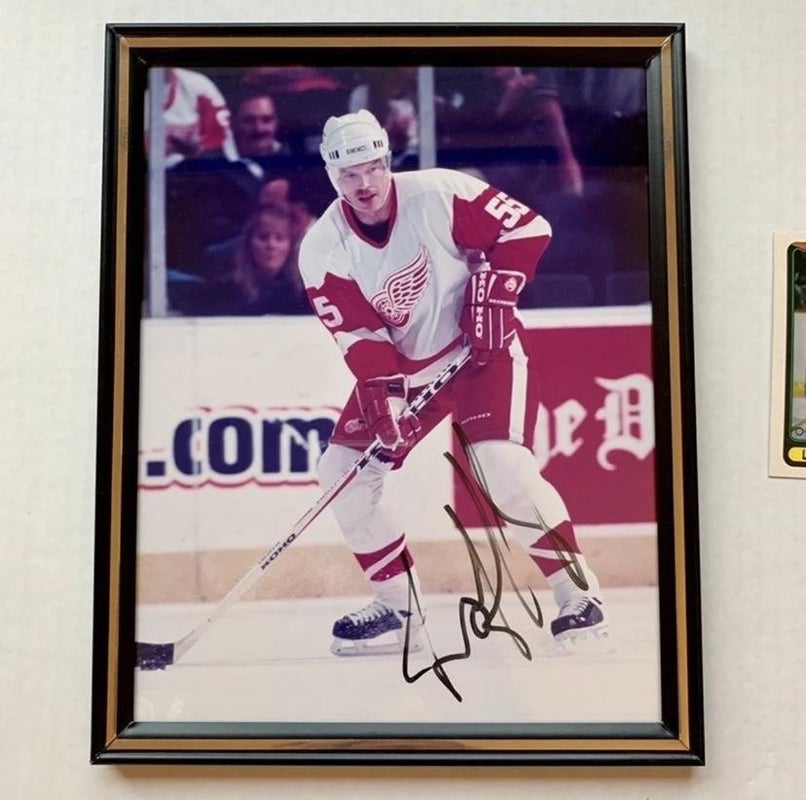Larry Murphy AUTOGRAPHED Detroit Red Wings Picture
