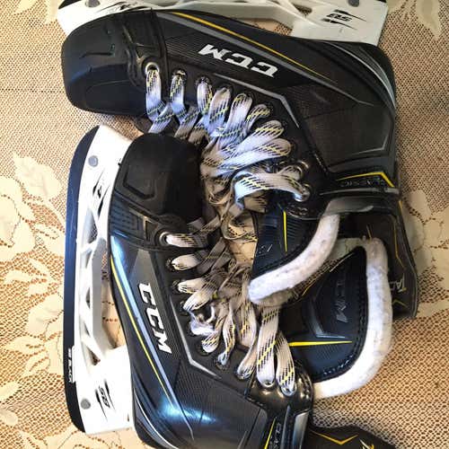 Used CCM Tacks Classic Pro+ Regular Width Size 6.5 Hockey Skates