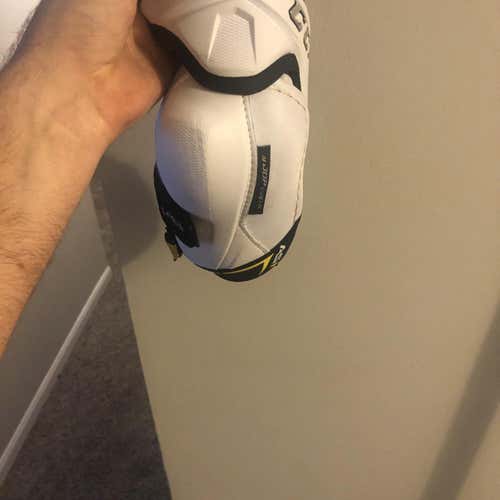 Used Medium CCM Super Tacks AS1 Elbow Pads