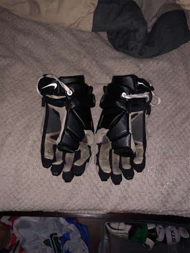 used Nike Vapor 2 13" Gloves (Black)