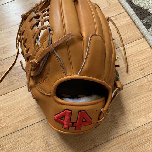 Brown Used Pitcher's Signiture Series 11.75" Baseball Glove