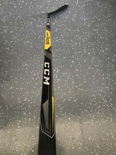 New Senior CCM Right Handed Super Tacks Hockey Stick Mid Pattern Pro Stock