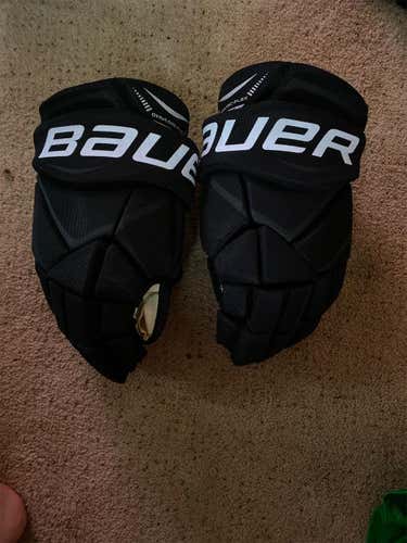 Used Bauer Vapor X700 14" Gloves
