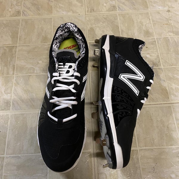 BLACK NEW BALANCE METAL BASEBALL CLEATS (MEN’S 13) (LOW CUT)