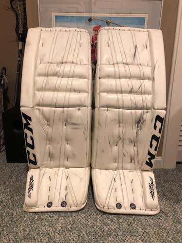 33" CCM Extreme Flex II Goalie Leg Pads