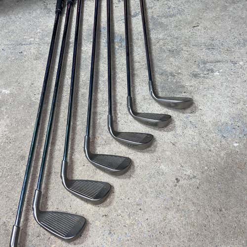 Used Left Handed G2 Regular Flex Steel Shaft Iron Set