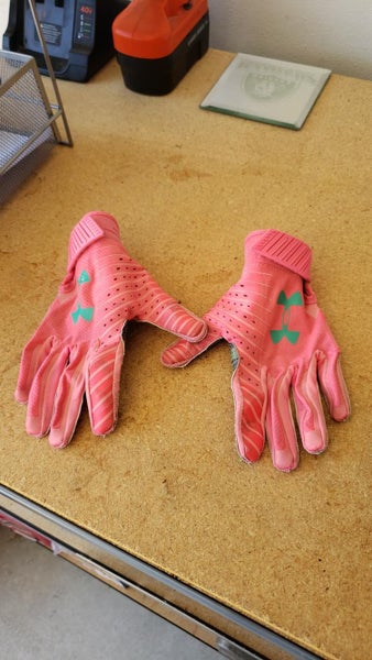 Used Under Armour UA Spotlight Gloves size AS