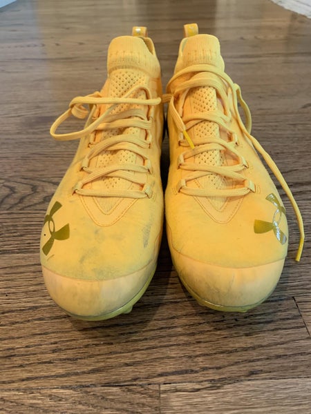 Notre Dame Team Issued Yellow Cleats (10.5)