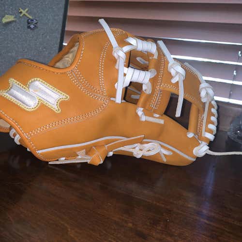 Brand NEW SSK White Line 11.5