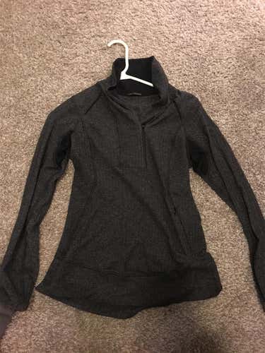 Women's  Lululemon Shirt Size 4 Used