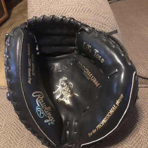 Heart Of The Hide Yadier Molina 34”