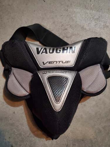 Used Vaughn Ventus SLR Pro Carbon senior goalie cup