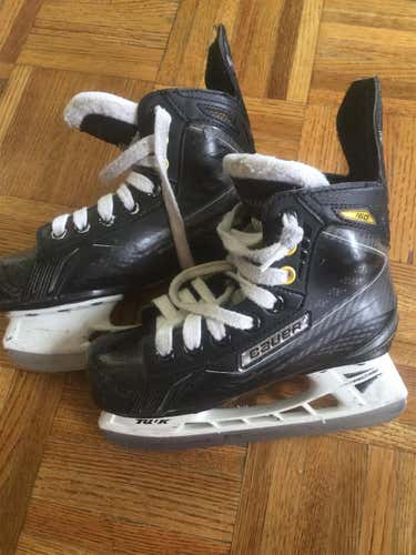 Used Bauer Supreme 160 Regular Width Size 1.5 Hockey Skates