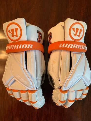 Princeton Game-Worn Warrior Evo Pro Gloves Size Large