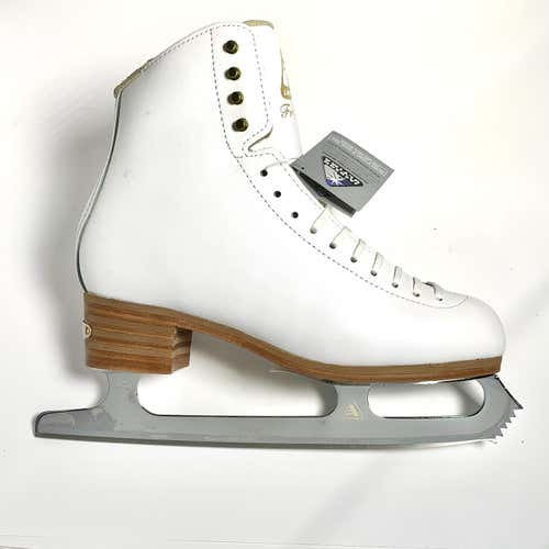 New Jackson DJ2190 Freestyle Figure Skates Size 9.0C