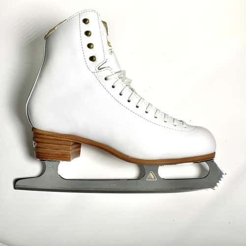 New Jackson DJ2190 Freestyle Figure Skates Size 9.5B