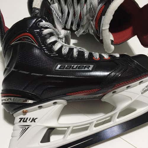 Like New Bauer Vapor X800 Wide Width Pro Stock Size 8.5 EE Hockey Skates