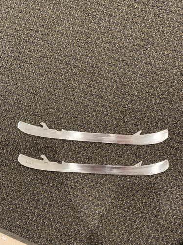 Bauer Ls2 Steel blades For Size 5.5 Skate
