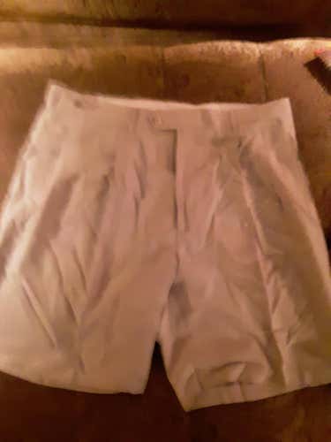 Greg Norman Tan Men's 38 Shorts 75% Rayon 25% Polyester