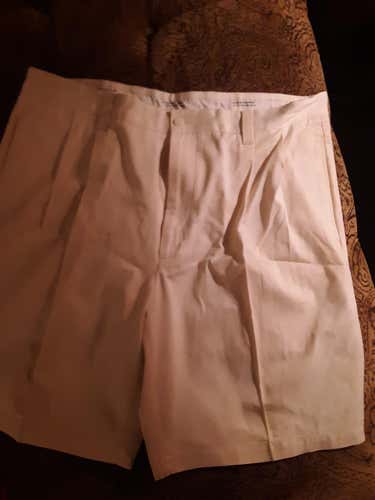 Dockers Tour Off-White Men's Size 38 Shorts