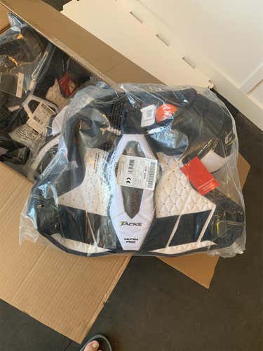 New Extra Large CCM Ultra Tacks Pro Pro Stock Shoulder Pads