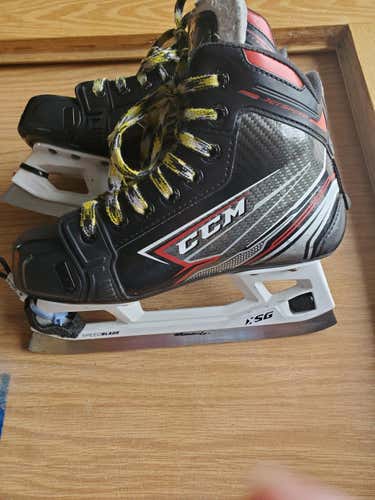Junior Used CCM FT460 Hockey Goalie Skates Regular Width Size 2.5