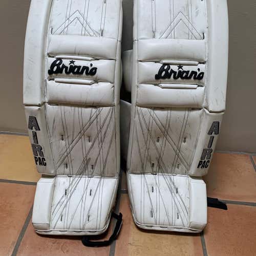 White Used 34" Brian's Alite Air Pac Goalie Leg Pads