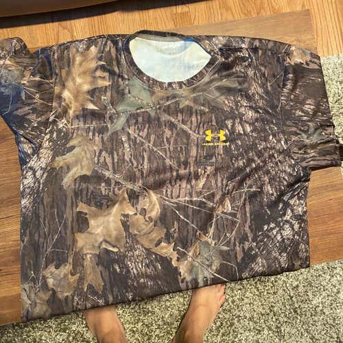 Men's XL Under Armour Shirt