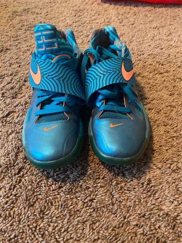 Adult Size 8.5 (Women's 9.5) Nike Shoes