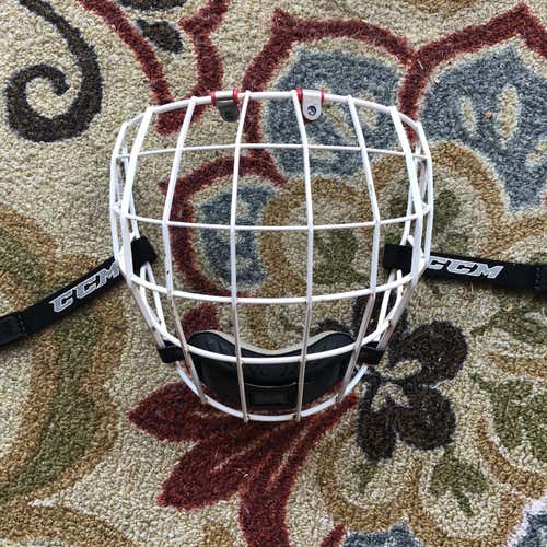 Used Medium CCM Resistance Face Cage Full Cage