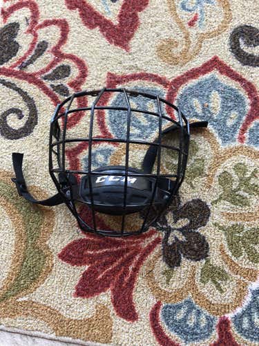 Used Medium CCM FM580 Full Cage