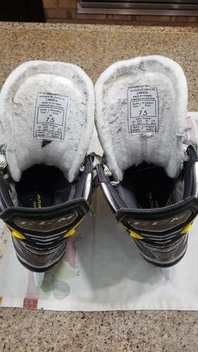 Senior Used CCM Tacks 9090 Hockey Skates Size 7.5