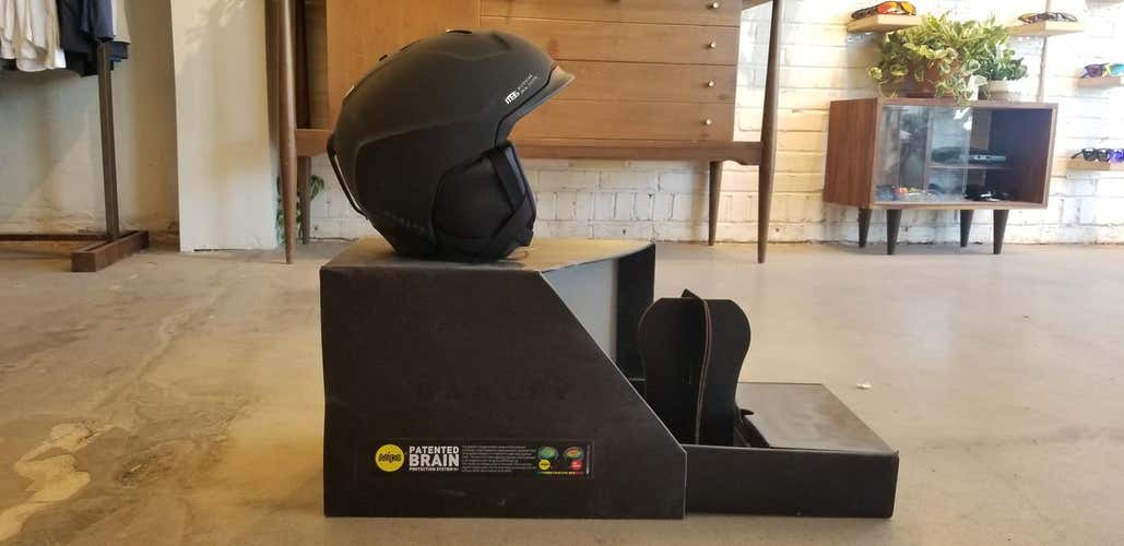 Black New Medium Oakley Helmet