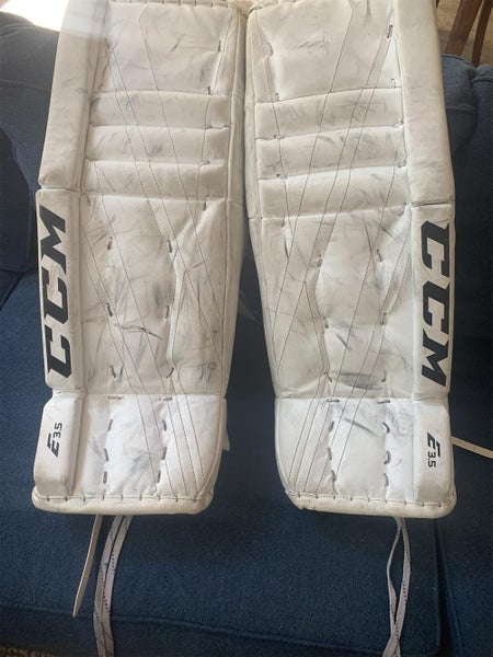 White Used 28" CCM Extreme Flex E3.5 Goalie Leg Pads