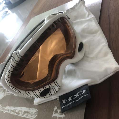 White Unisex Oakley Snowboard Goggles