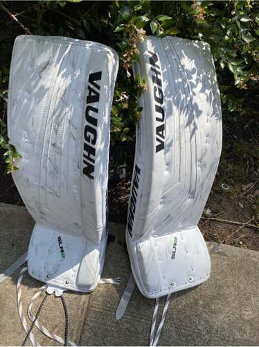White Used 29" Vaughn Ventus SLR2 Goalie Leg Pads
