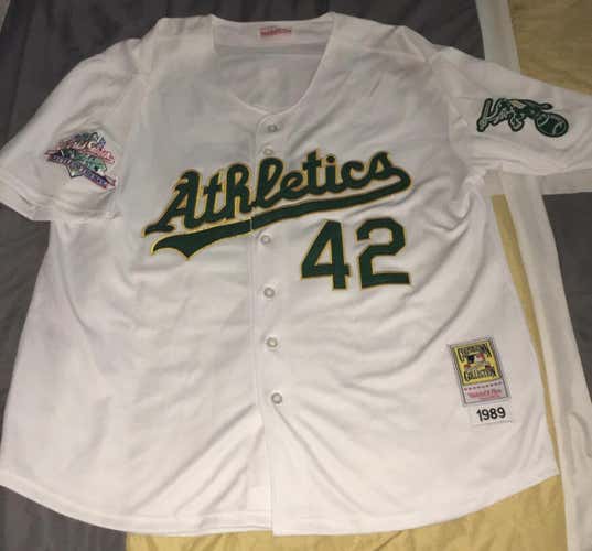 White Men's Large Mitchell & Ness Jersey