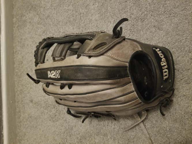 Used High School/College Wilson Outfield Right Hand Throw A2K 1799 Baseball Glove 12.75"