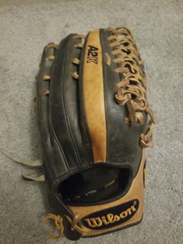 Used High School/College Wilson Right Hand Throw Outfield Baseball Glove 12.75"